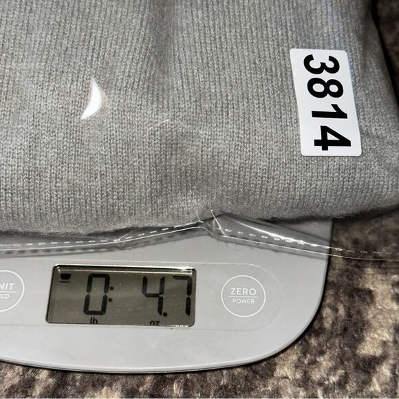 Theory Women’s Sz M Heather Gray Deep V-Neck Back Short Sleeve Cashmere Sweater - Picture 6 of 6